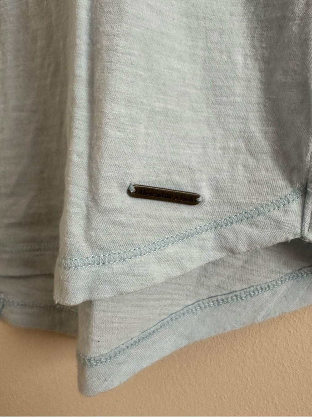 A&F V-Neck - Picture 4 of 5
